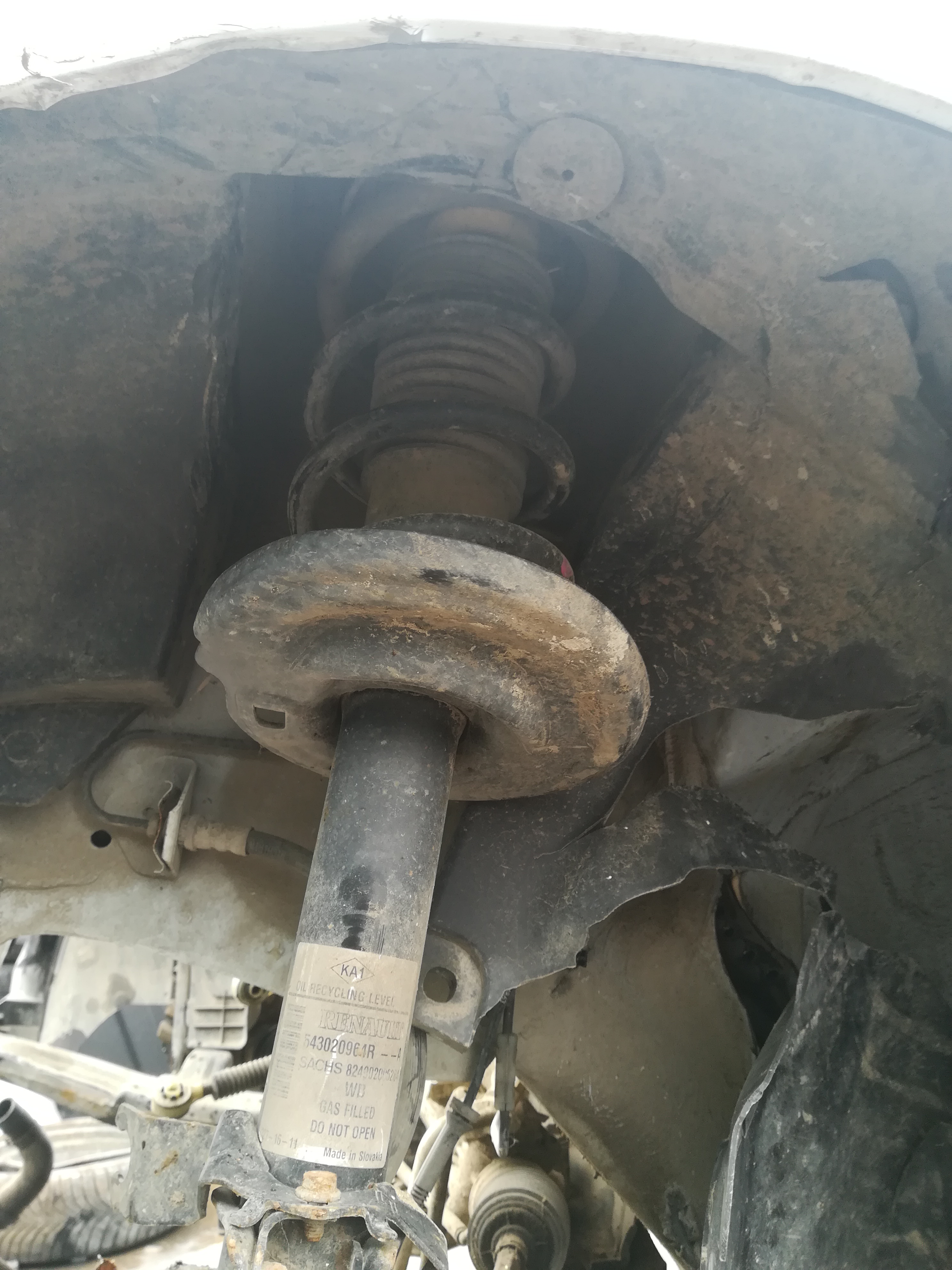 Amortizor cu flansa si arc Dacia Dokker,telefon 0730912000,SABARENI la iesire din Chitila